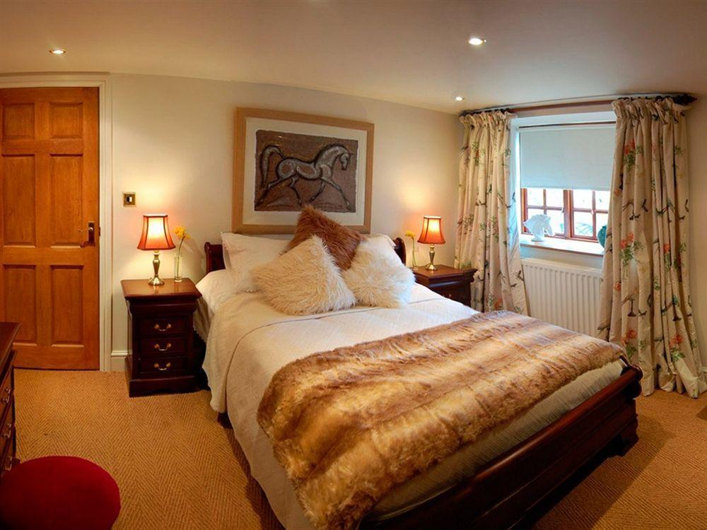 The Hood Arms Hotel Kilve ภายนอก รูปภาพ