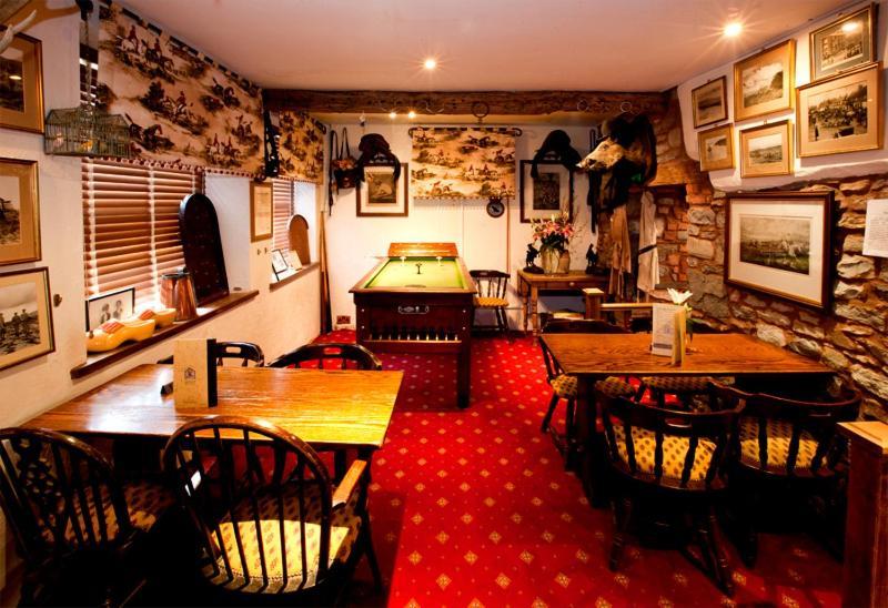 The Hood Arms Hotel Kilve ภายนอก รูปภาพ